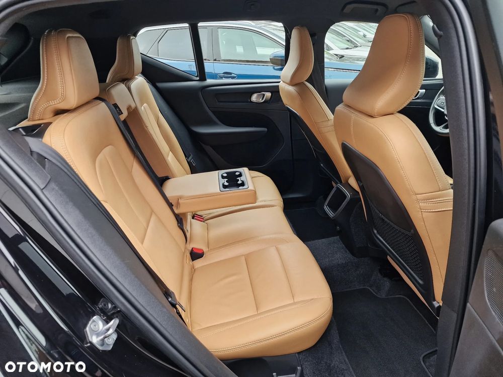 Volvo XC 40 D3 Momentum Pro - 21