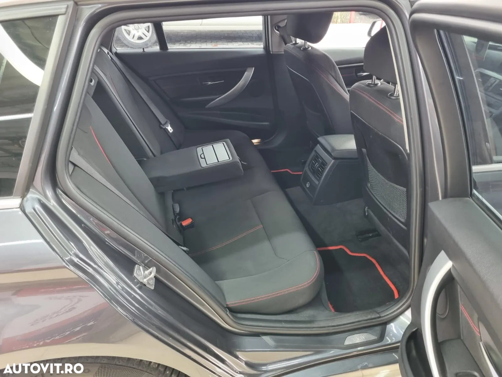 BMW Seria 3 318d - 23