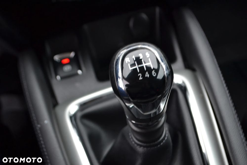 Nissan Qashqai - 25