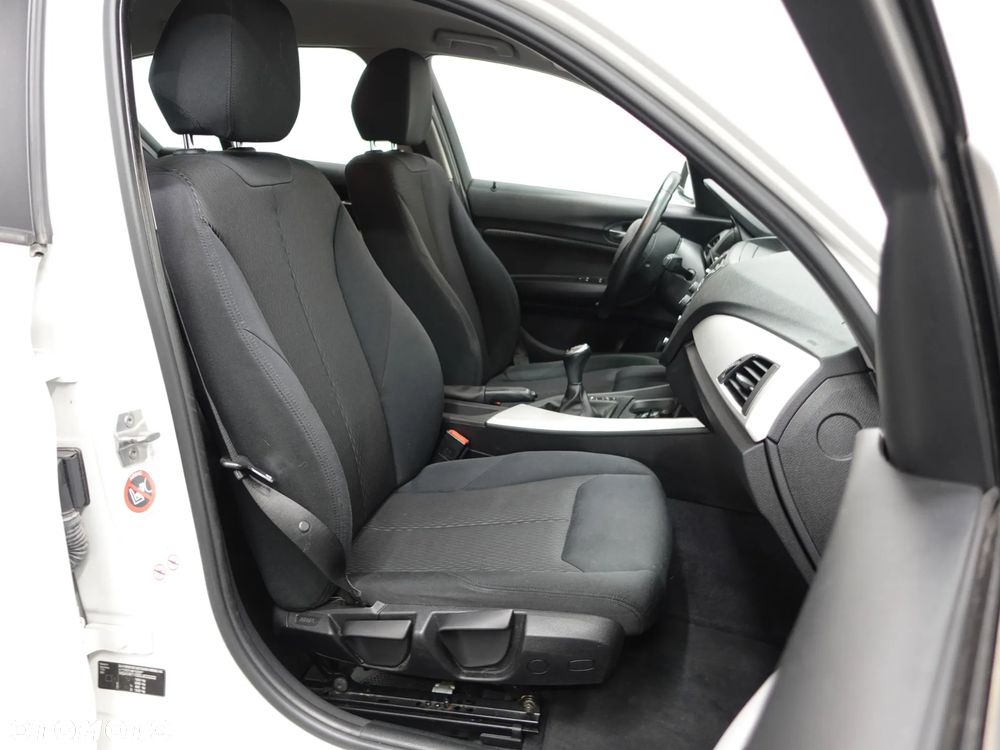 BMW Seria 1 114i - 28