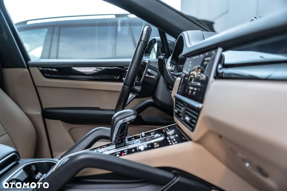 Porsche Cayenne Platinum Edition - 23