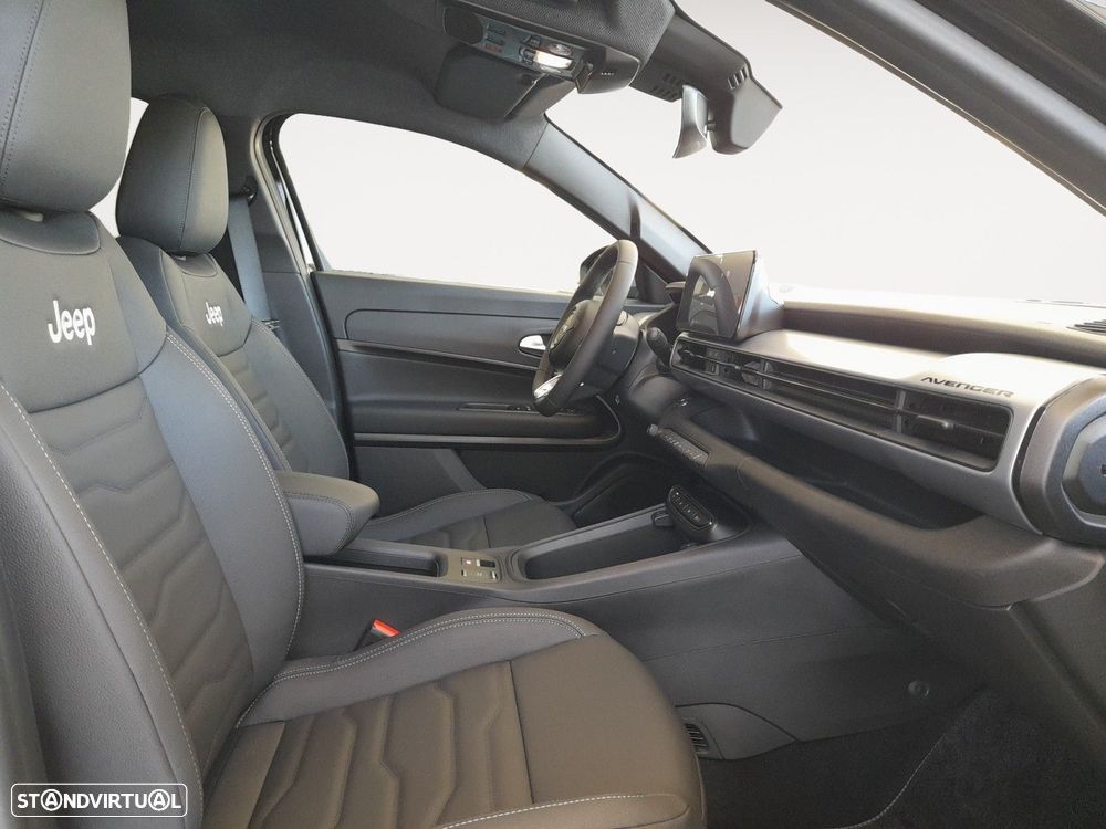Jeep Avenger 54 kWh Black Edition - 13