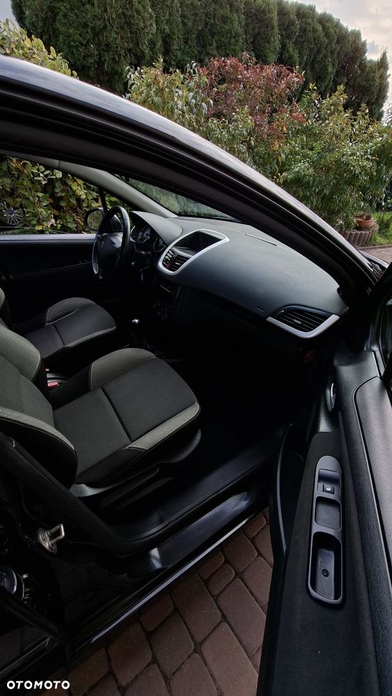 Peugeot 207 1.4 16V Sporty - 17