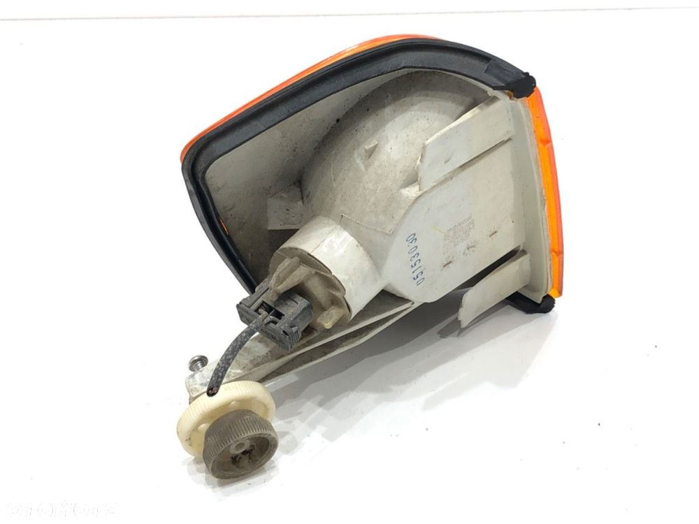 KIERUNKOWSKAZ LEWY PRZÓD - 73.00 PLN - MERCEDES-BENZ 190 (W201) 1982 - 1993 E 2.0 (201.024) 83 kW - 2