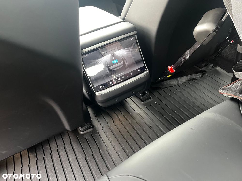 Tesla Model S - 21