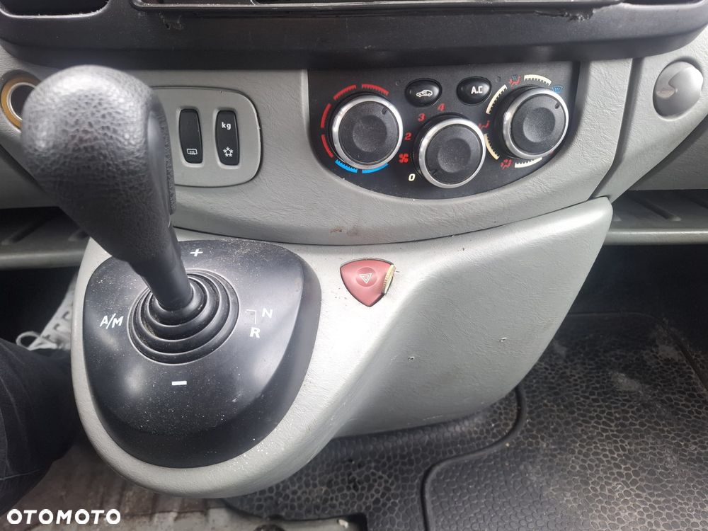 Renault Trafic - 6