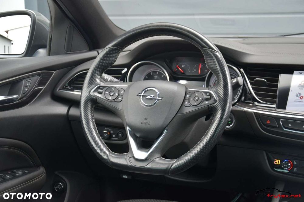 Opel Insignia - 30