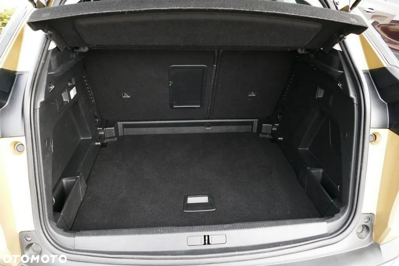 Peugeot 3008 1.2 PureTech Allure S&S - 31