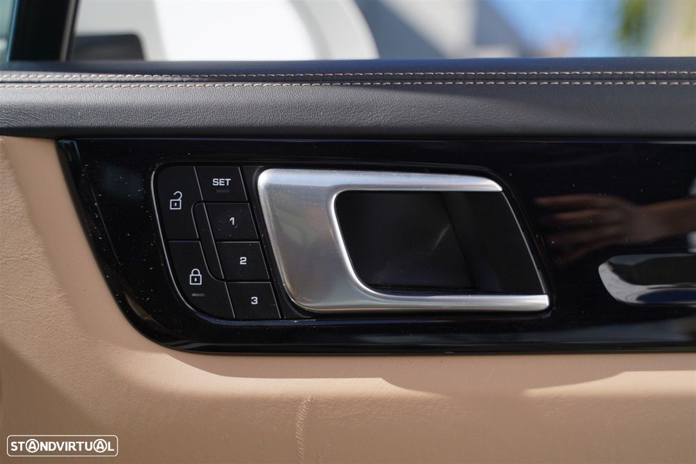 Porsche Cayenne Coupé E-Hybrid - 49