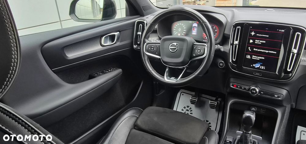 Volvo XC 40 T3 R-Design - 34