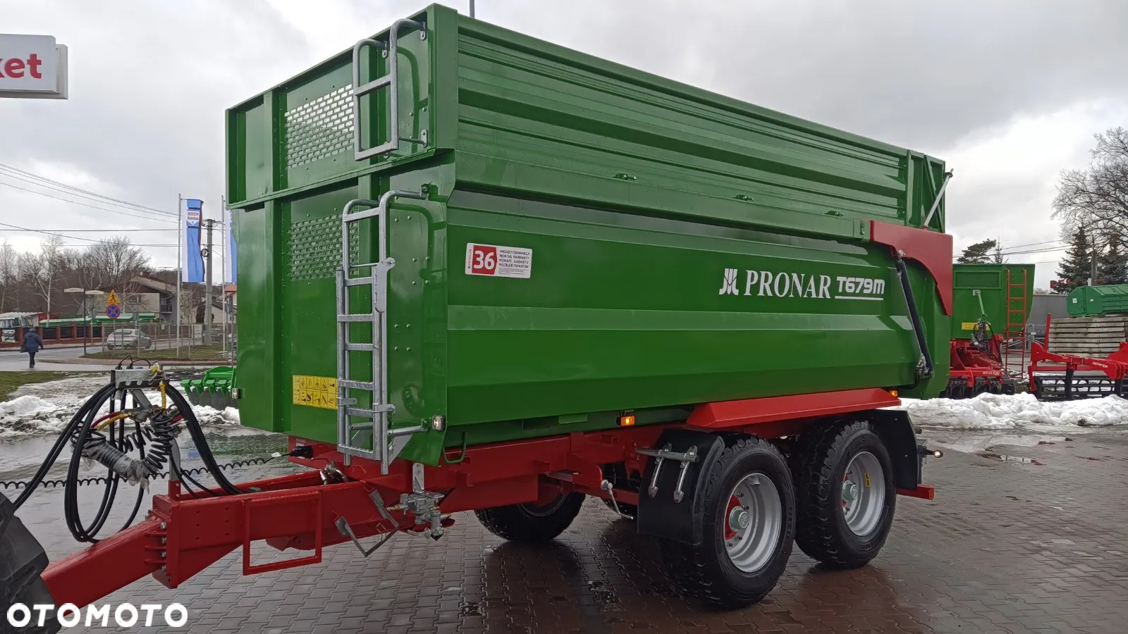 Pronar Przyczepa skorupowa T679M tandem z wywrotem do tyłu - 10
