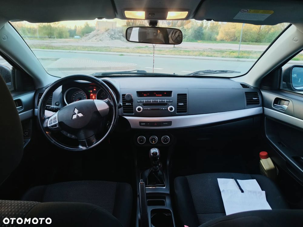 Mitsubishi Lancer 1.5 - 11
