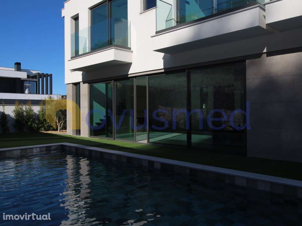 Moradia Contemporânea T4 com piscina na Marina de Albufeira - Grande imagem: 2/53