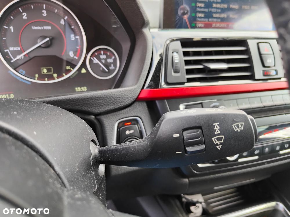 BMW Seria 3 320d DPF Edition Sport - 27