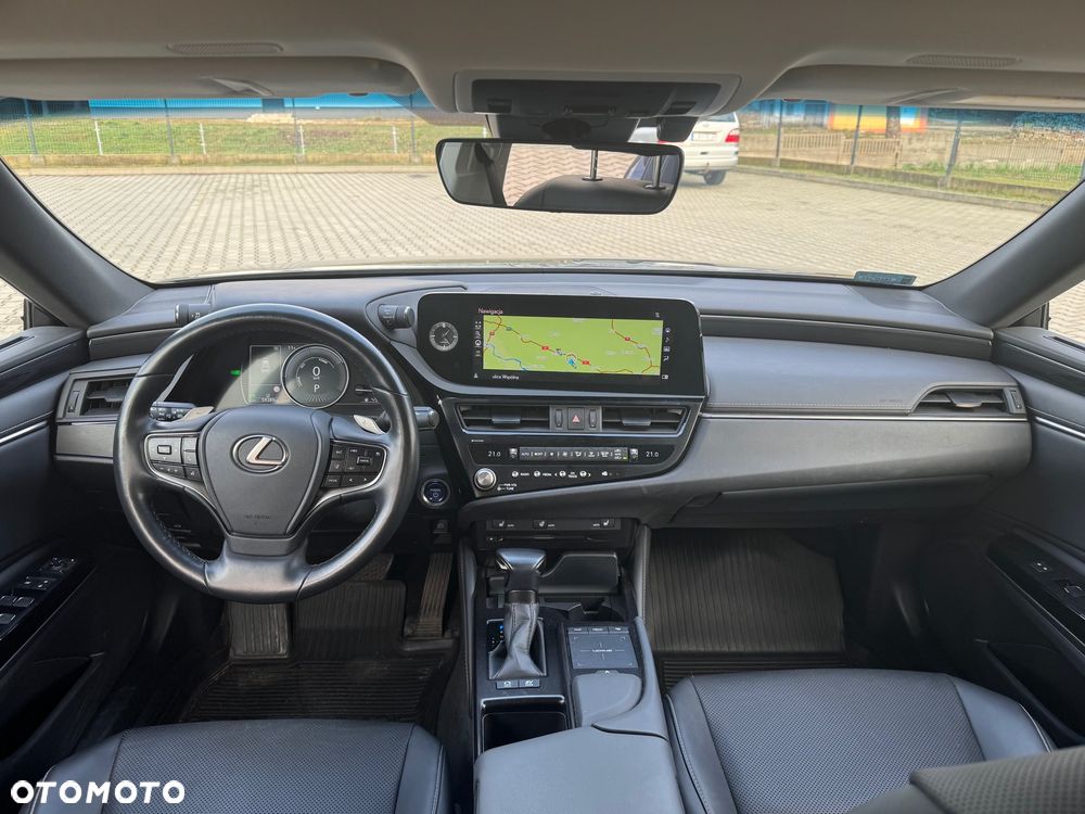 Lexus ES 300h Business Edition + - 10