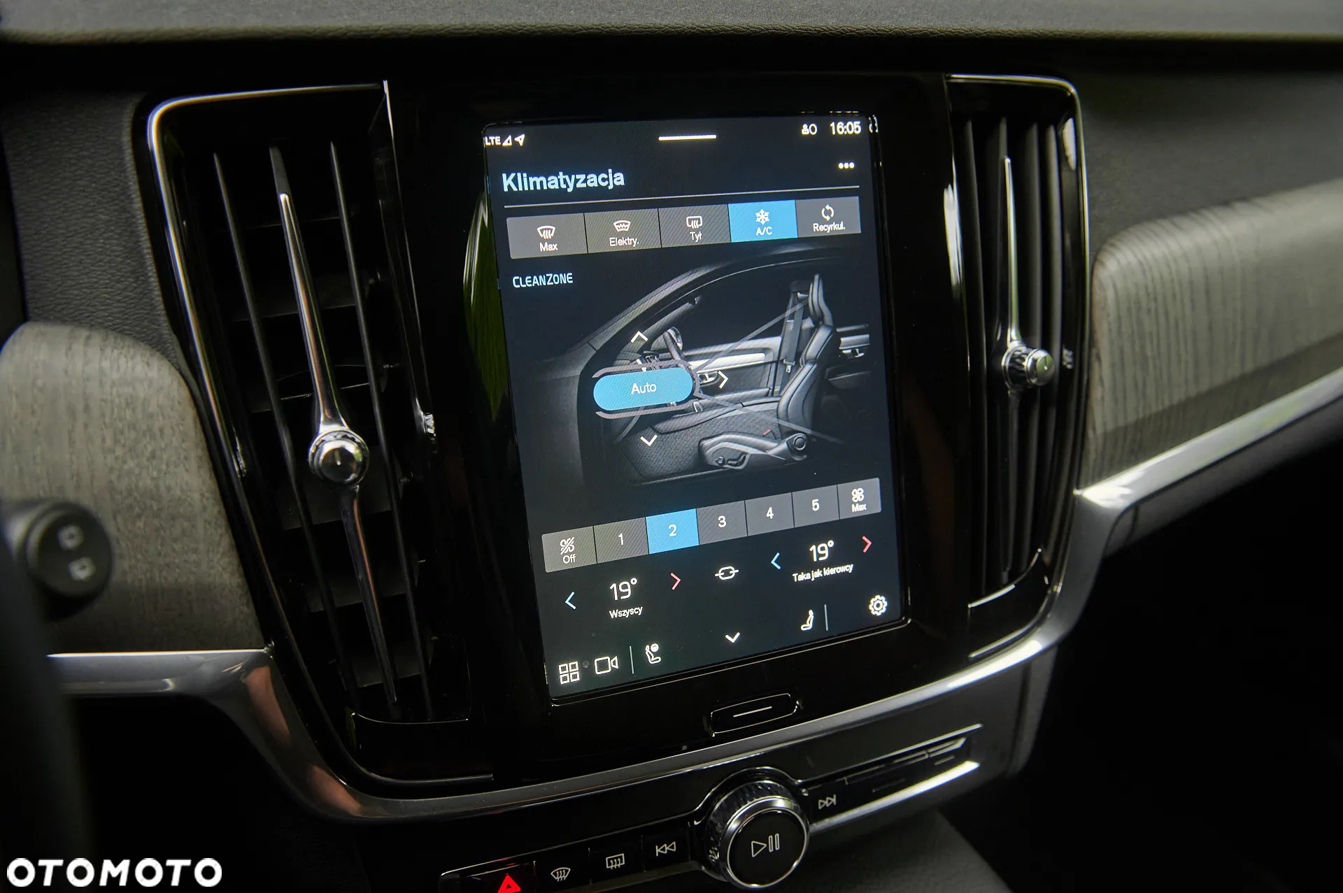 Volvo V90 Cross Country B4 D AWD Pro - 34
