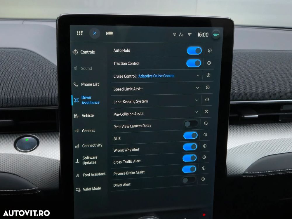 Ford Mustang Mach-E PREMIUM - 16