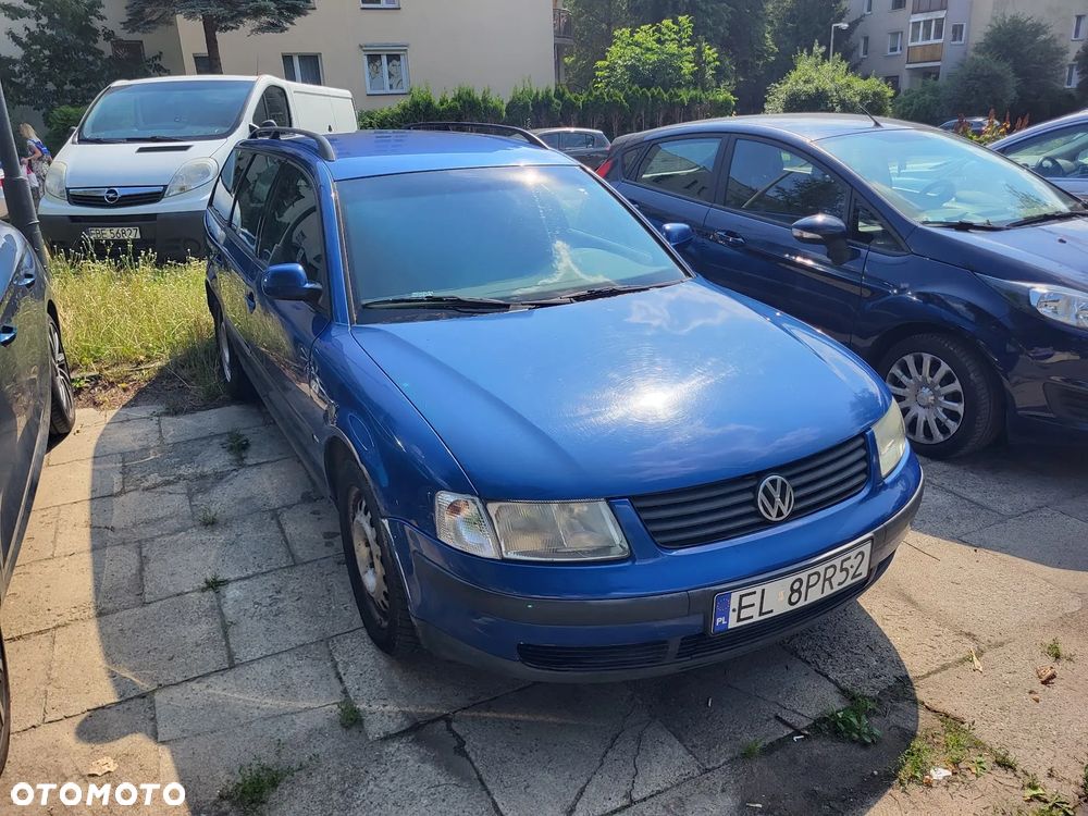 Volkswagen Passat 1.9 TDI Highline - 1