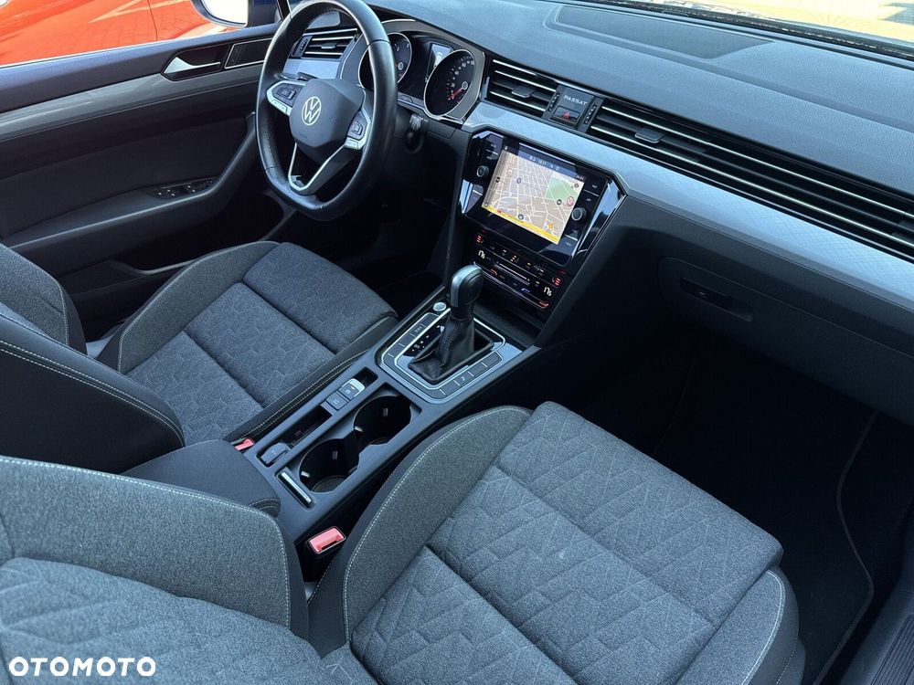 Volkswagen Passat Variant 2.0 TDI SCR Business DSG - 13
