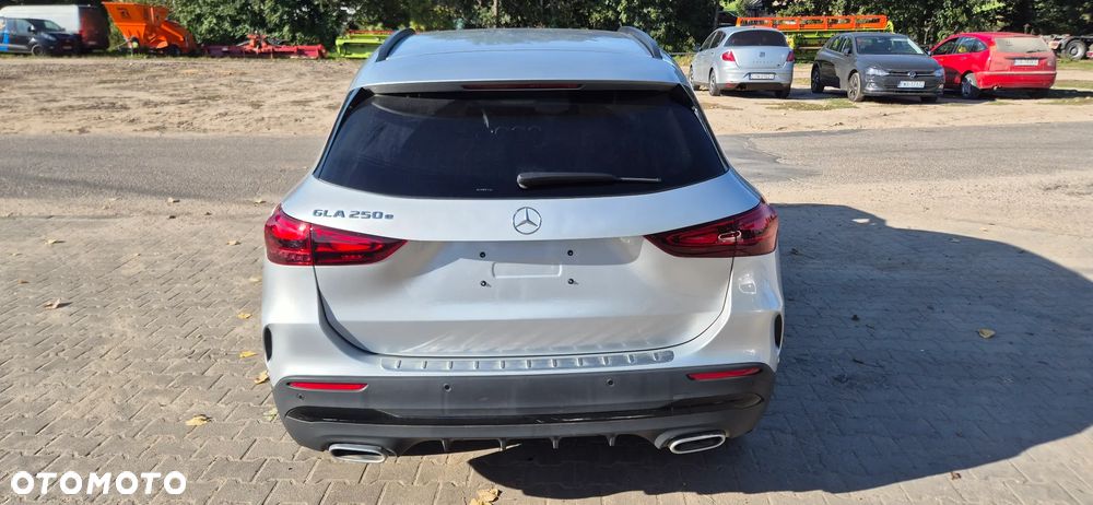 Mercedes-Benz GLA 250e AMG Line - 8