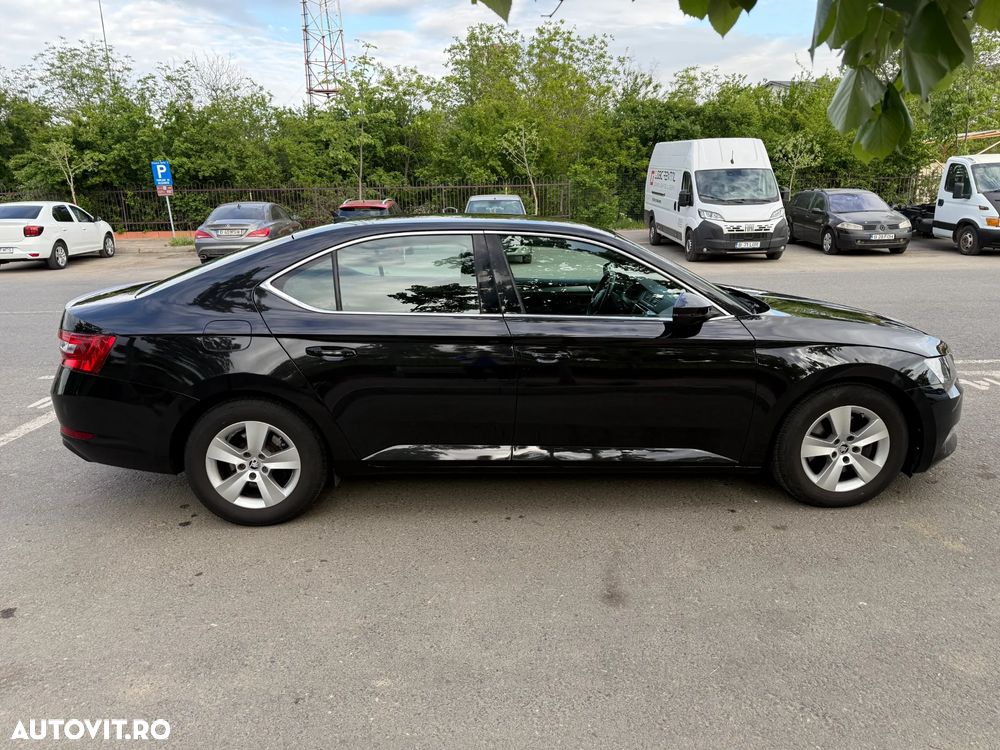 Skoda Superb 1.6 TDI DSG Active - 8