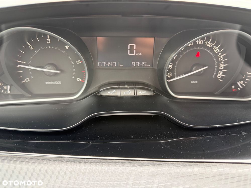 Peugeot 2008 1.5 BlueHDi Style - 7