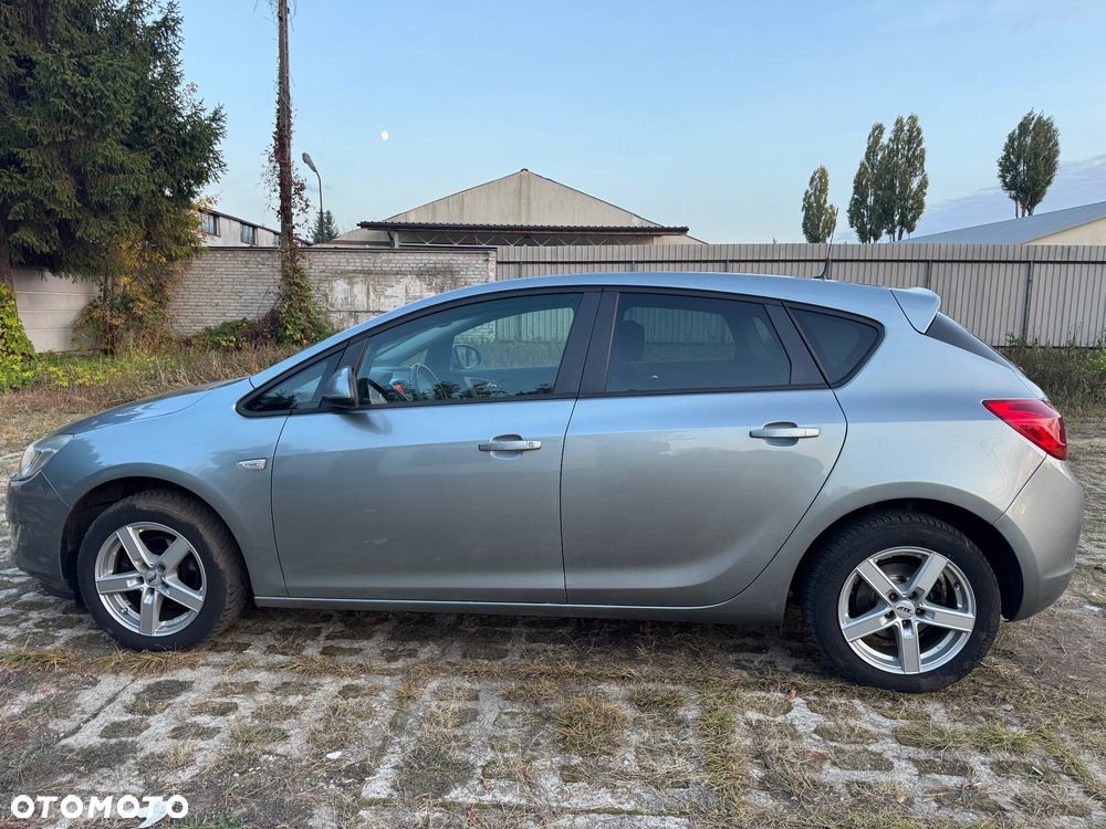 Opel Astra 1.4 Turbo ecoFLEX Start/Stop 150 Jahre - 9