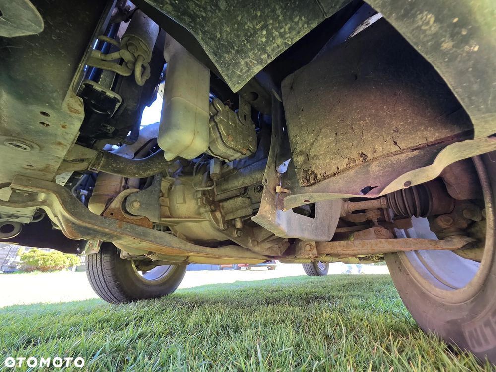 Mitsubishi Outlander 2.0 Intense DAKAR - 15