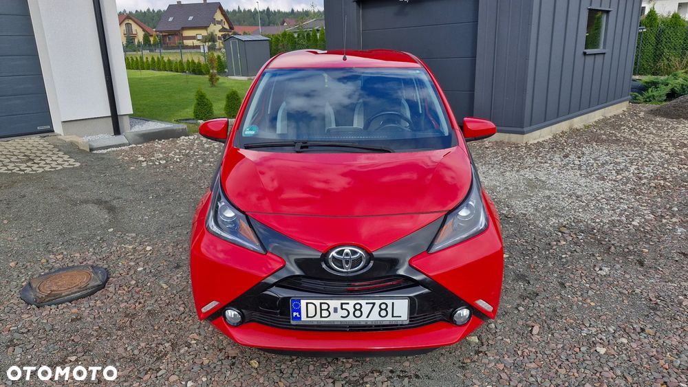 Toyota Aygo x-play - 3