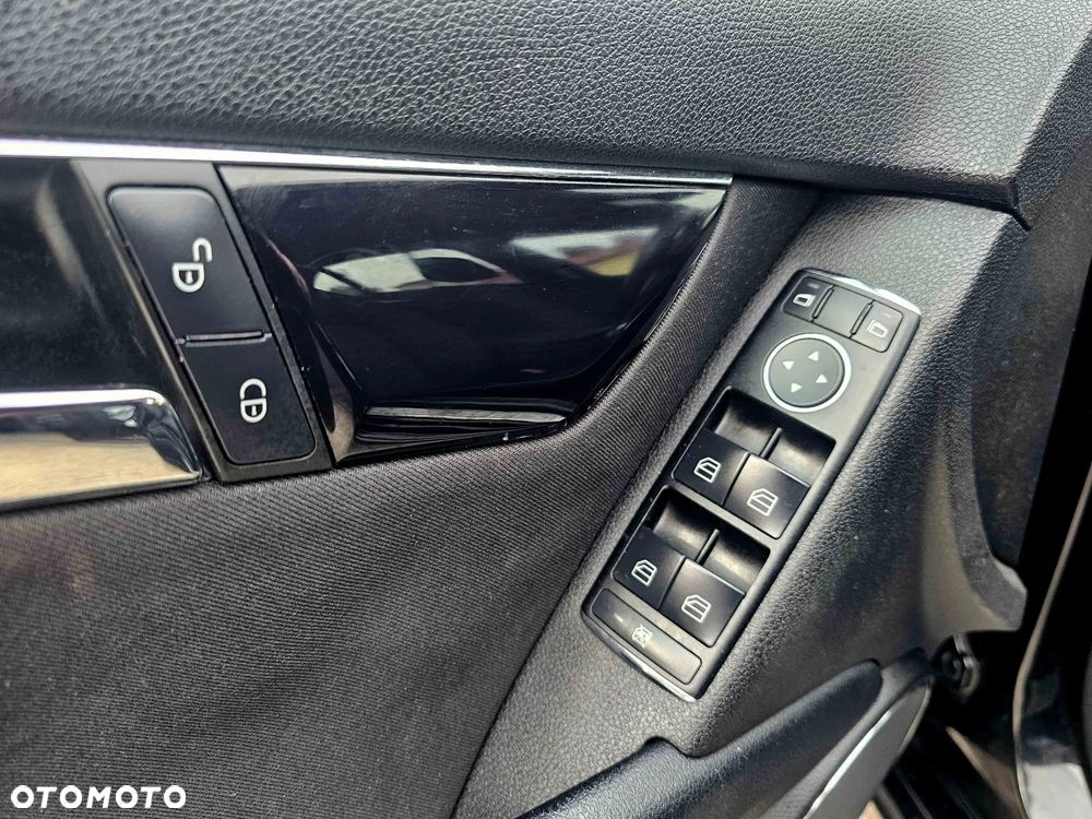 Mercedes-Benz Klasa C 180 CGI Automatik BlueEFFICIENCY SPORT EDITION - 25