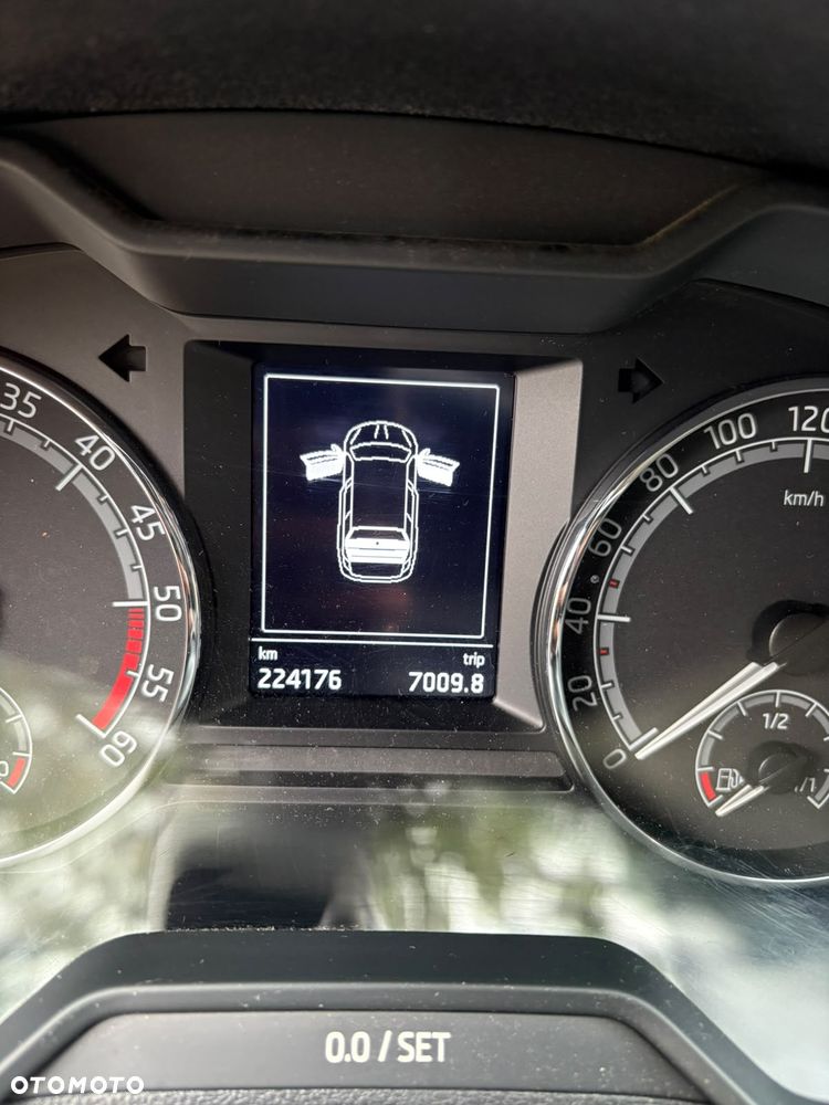 Skoda Octavia 1.6 TDI Style DSG - 9