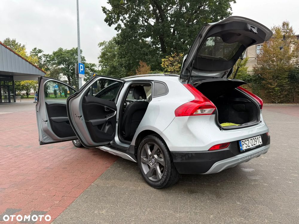 Volvo V40 Cross Country - 26