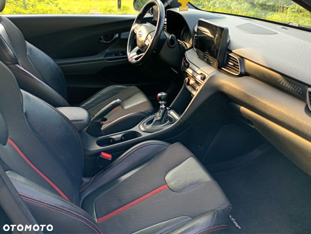 Hyundai Veloster - 6