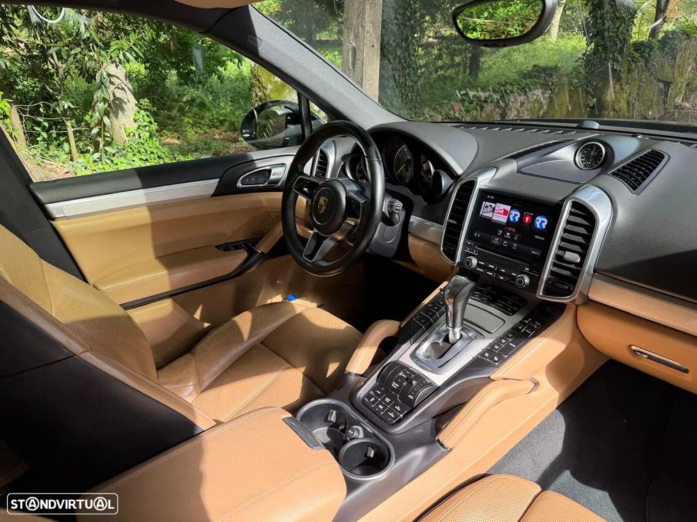 Porsche Cayenne S E-Hybrid Platinum Edition - 33