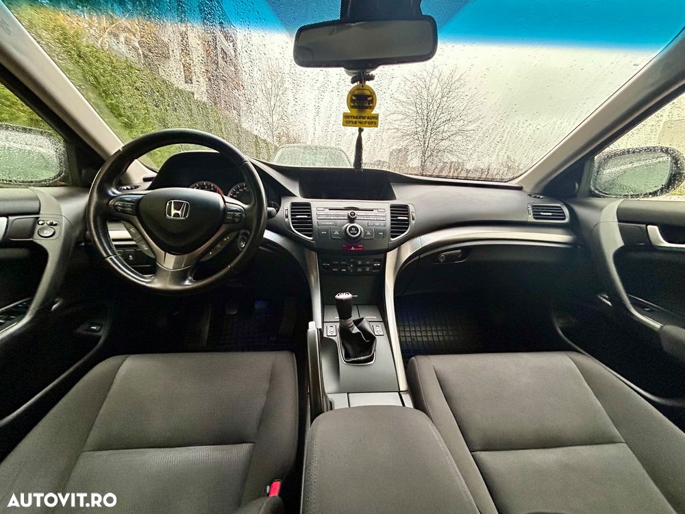 Honda Accord 2.0i MT Lifestile - 3