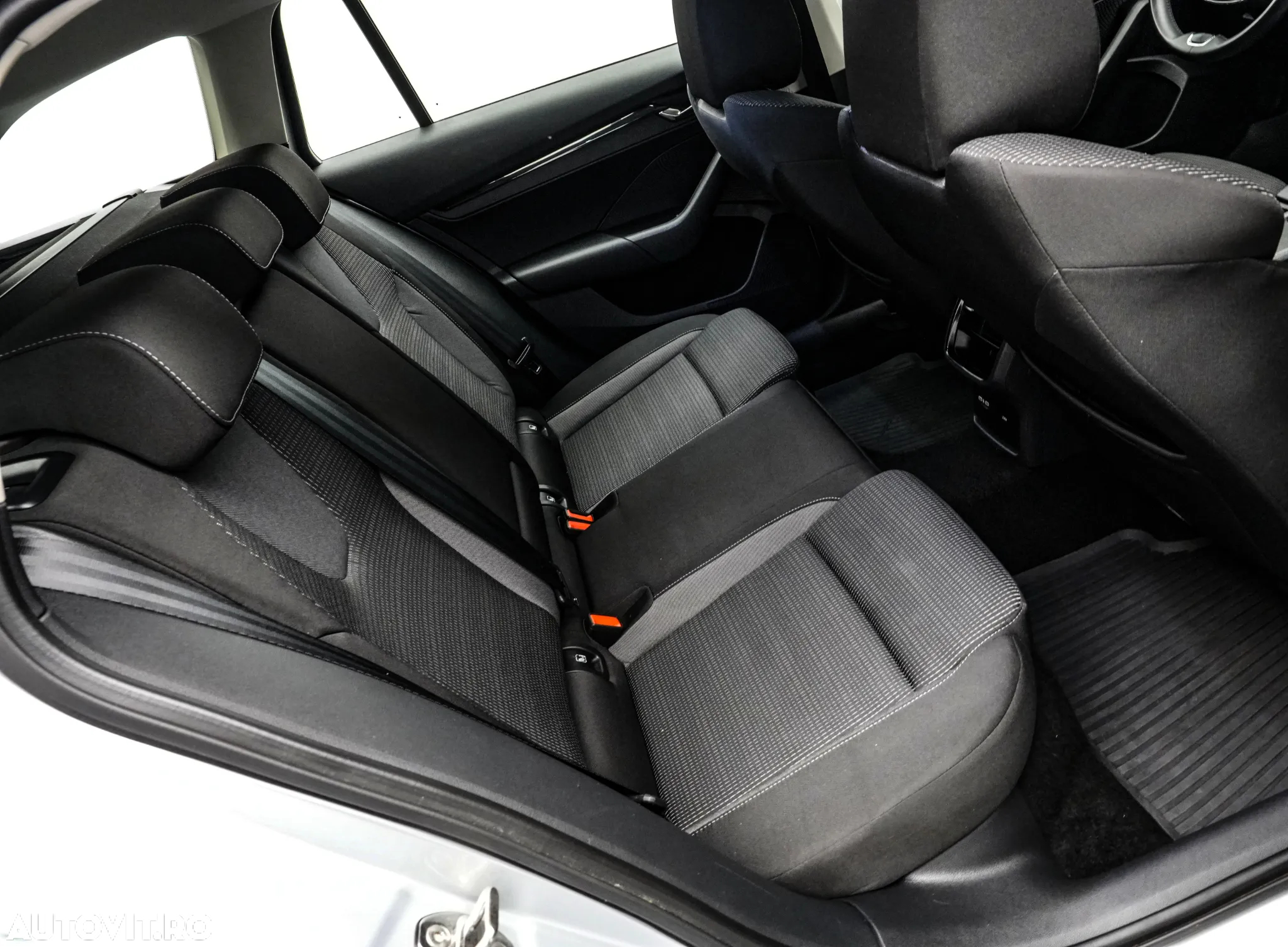 Skoda Octavia Combi 2.0 TDI DSG Style - 12