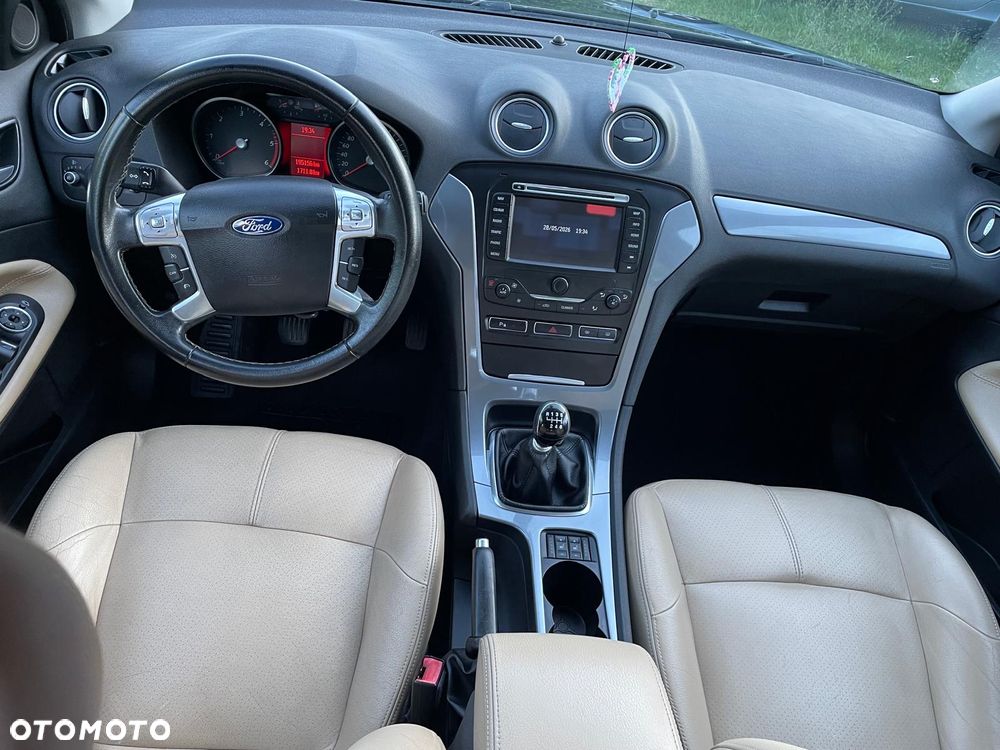 Ford Mondeo 2.0 TDCi Ambiente - 24