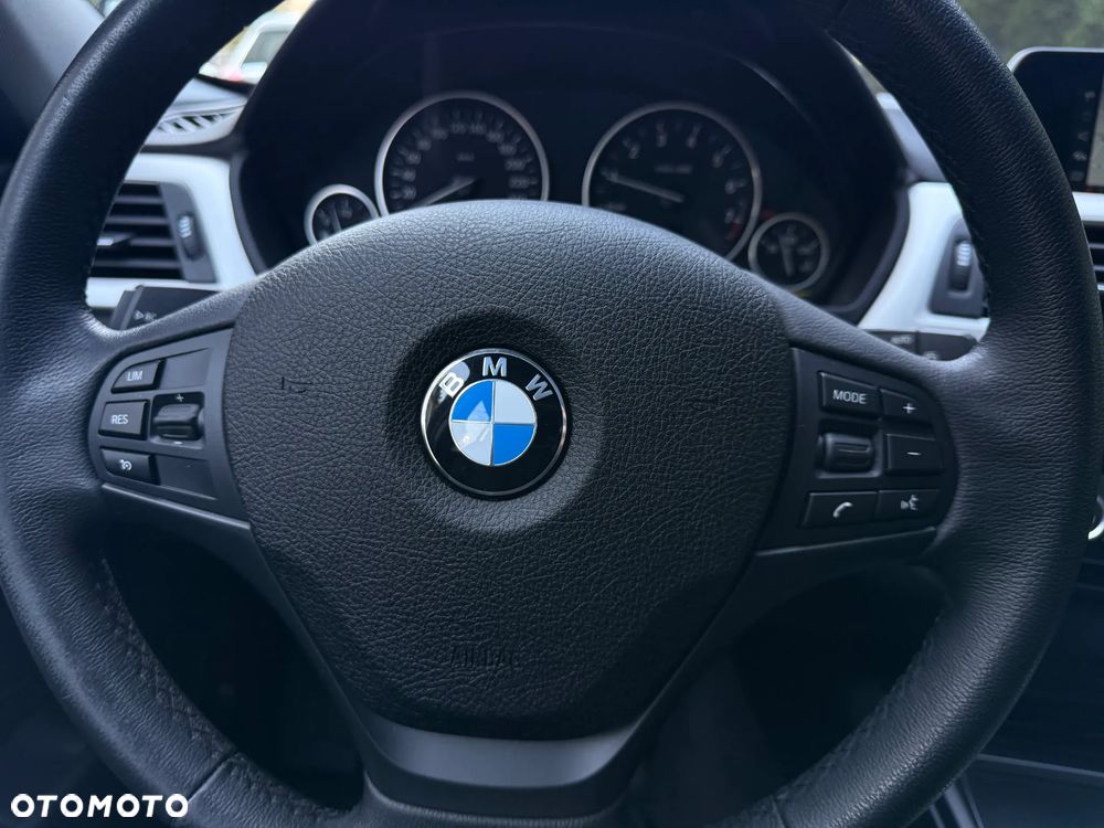 BMW Seria 3 318i Advantage - 26