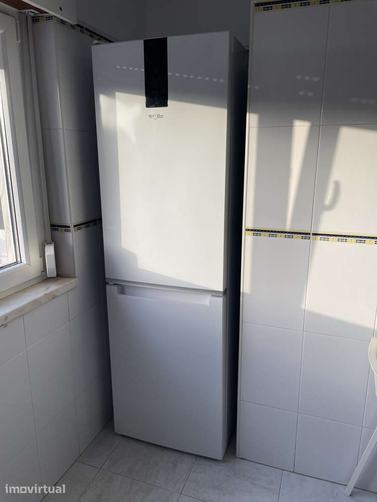 Apartamento T3 com 2 casas de banho e excelente localização - Grande imagem: 2/23