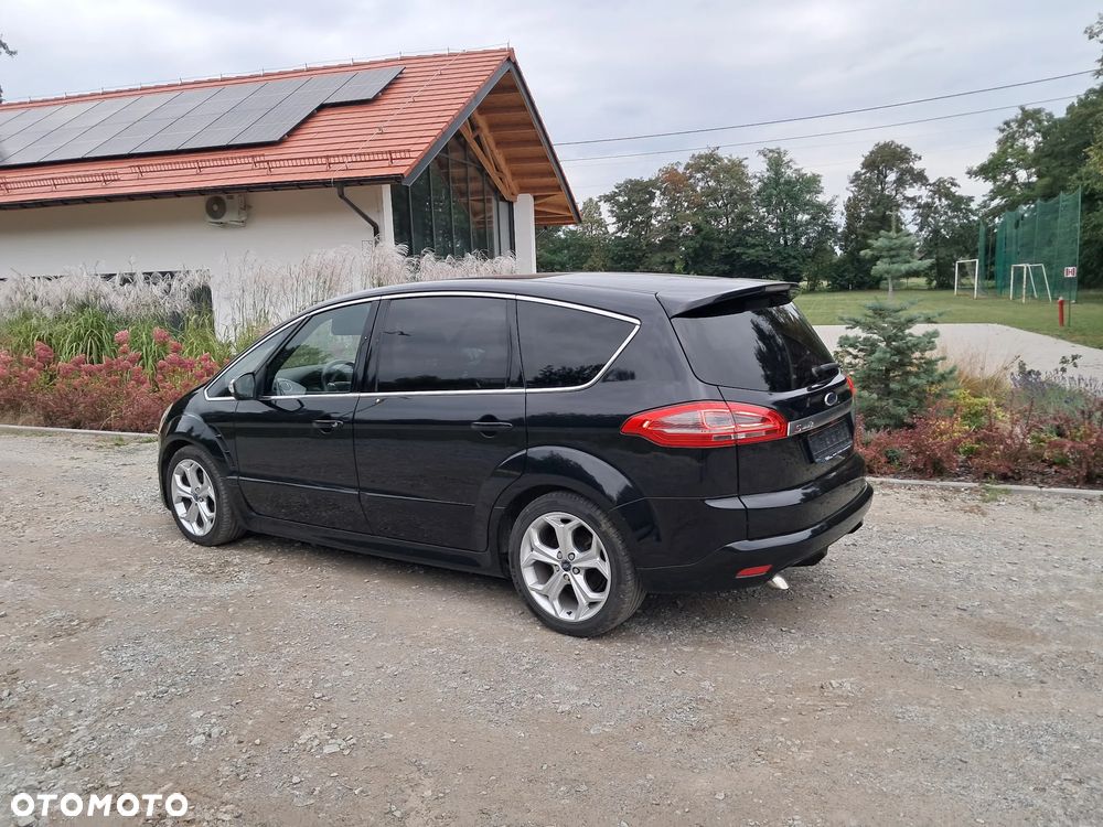 Ford S-Max - 13