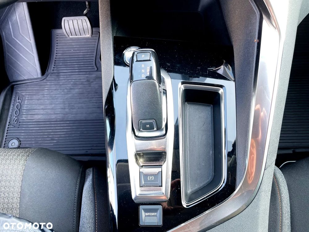 Peugeot 3008 1.2 PureTech GPF Allure S&S EAT8 - 7
