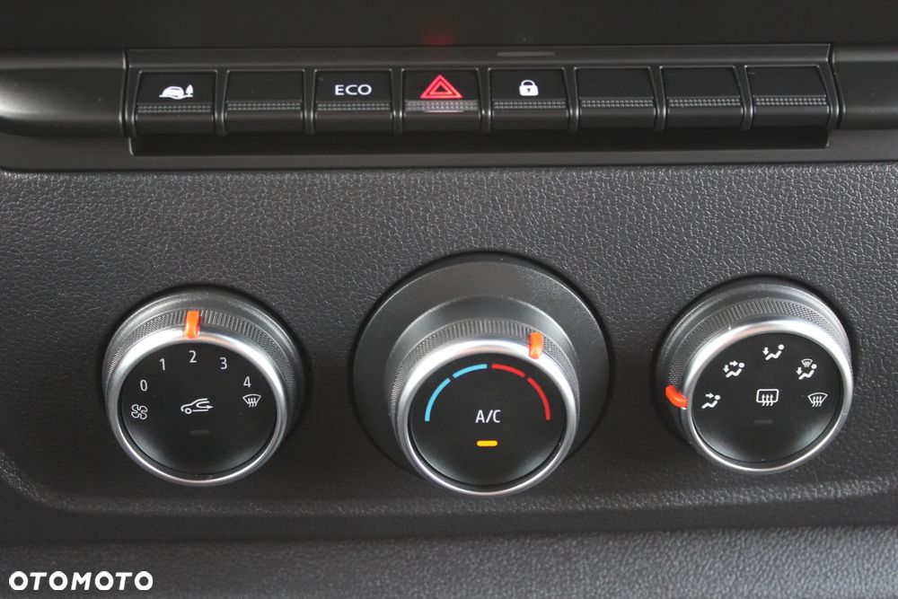 Nissan NV400 - 23