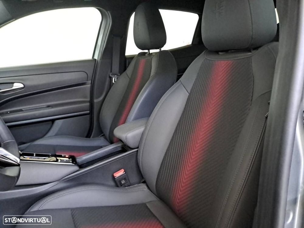 Alfa Romeo Junior 1.2 Speciale eDCT6 - 10