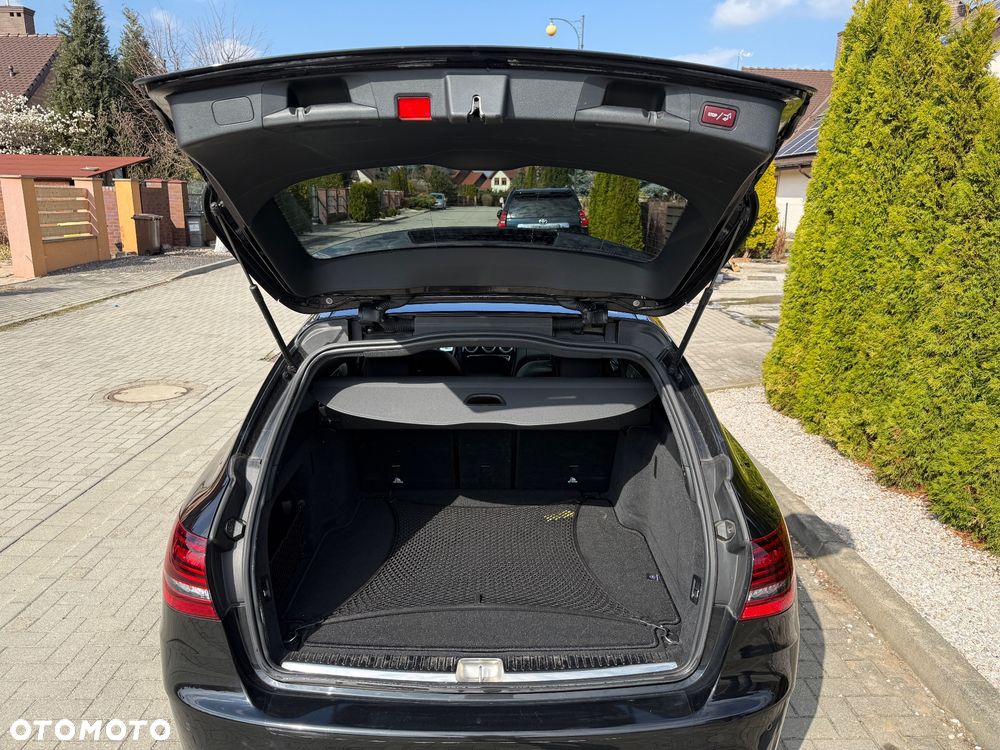 Mercedes-Benz Klasa C AMG 43 4Matic 9G-TRONIC - 11