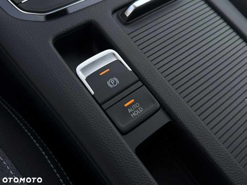 Volkswagen Passat - 31