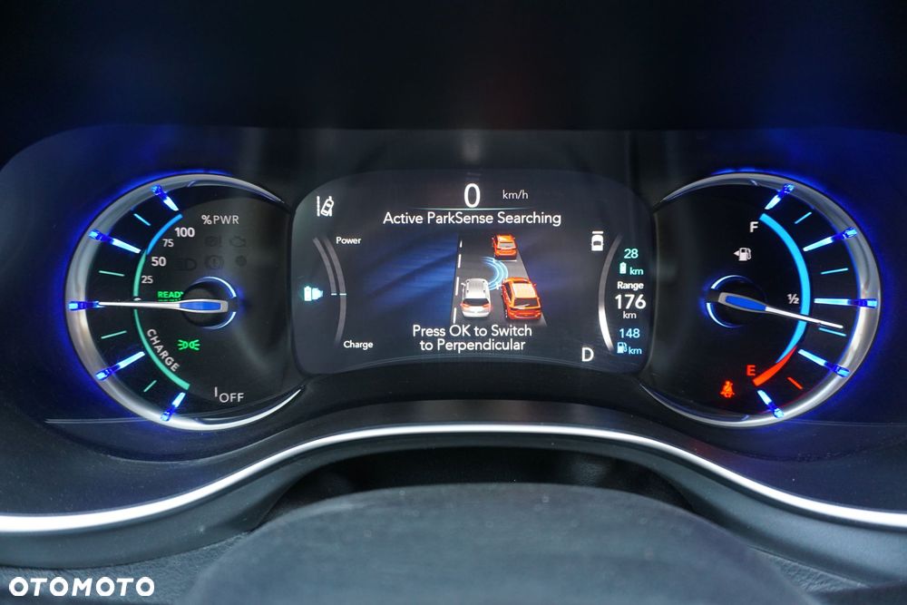 Chrysler Pacifica - 26