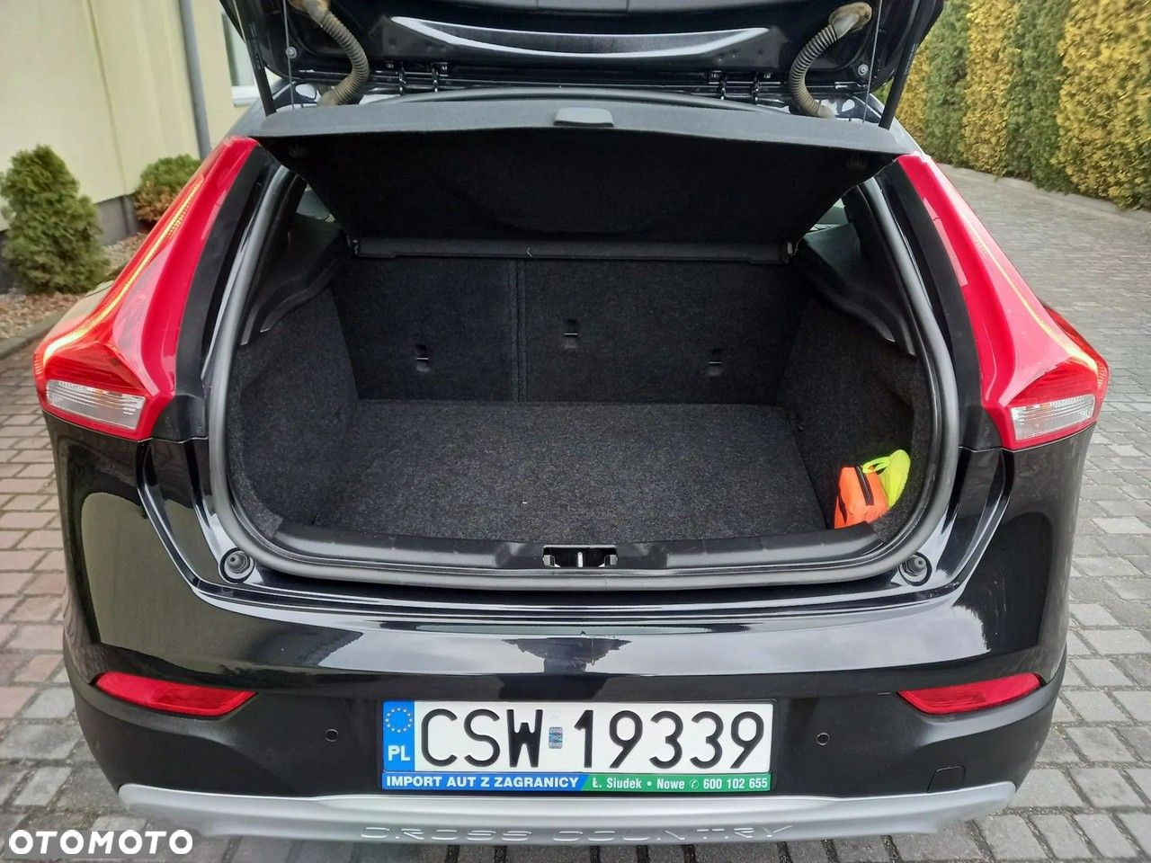 Volvo V40 Cross Country D2 Momentum - 10