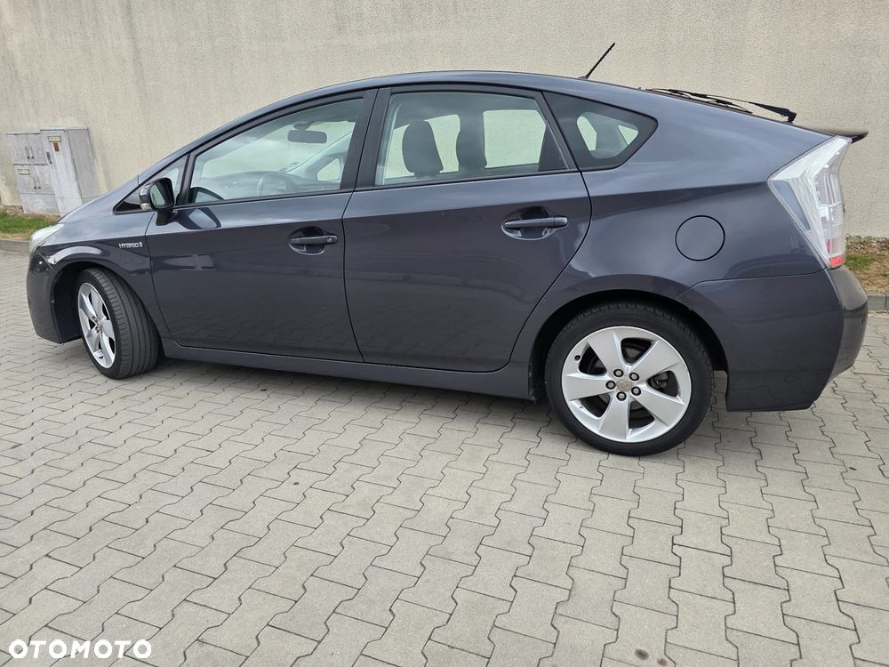 Toyota Prius - 3