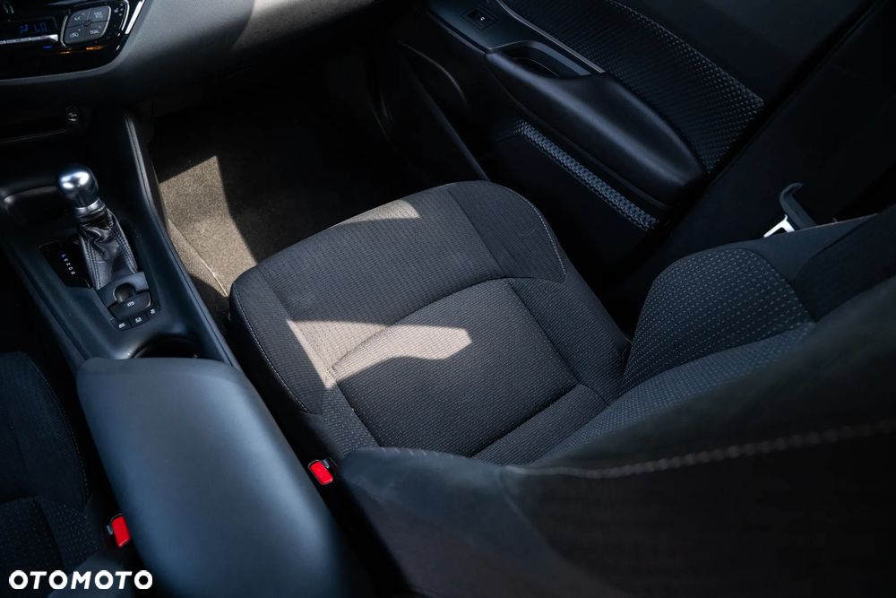 Toyota C-HR Business-Edition - 25