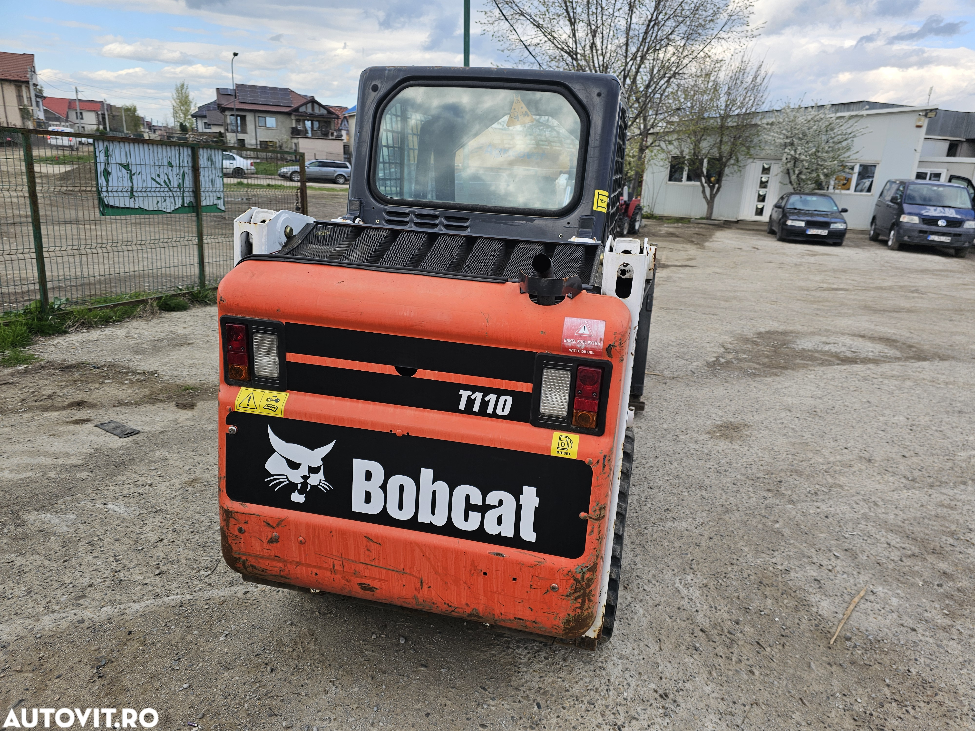 Bobcat T110 miniincarcator pe senile cu brat excavator bobcat miniexcavator  incarcator frontal - 8